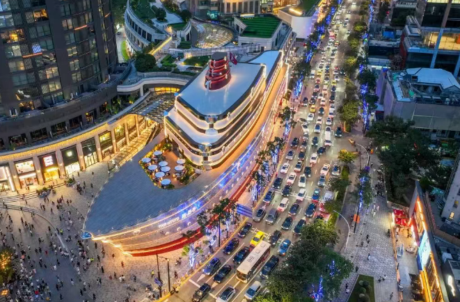30米巨轮泊岸上海，LV“路易号”带来的户外营销启示